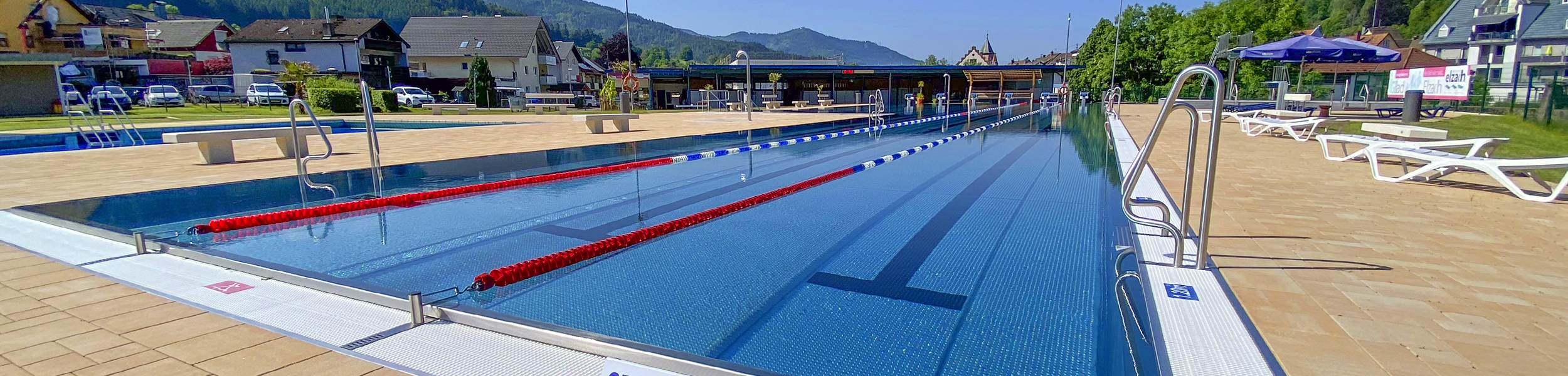 Ansicht der Freibadanlage - Stadtwerke Elzach und IG Bad freuen sich auf Ihren Besuch Ansicht der Freibadanlage - Stadtwerke Elzach und IG Bad freuen sich auf Ihren Besuch